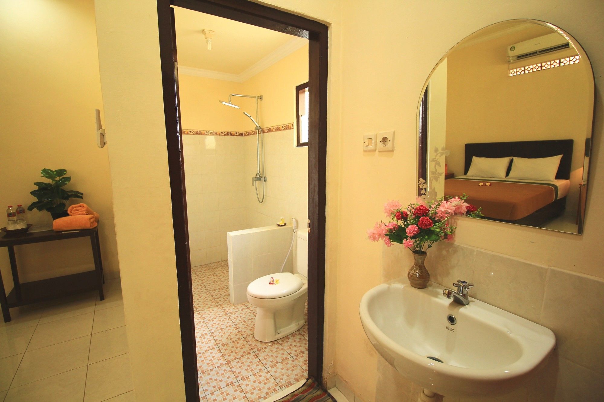 Lovina Beach Hotel Pabean Buleleng Esterno foto