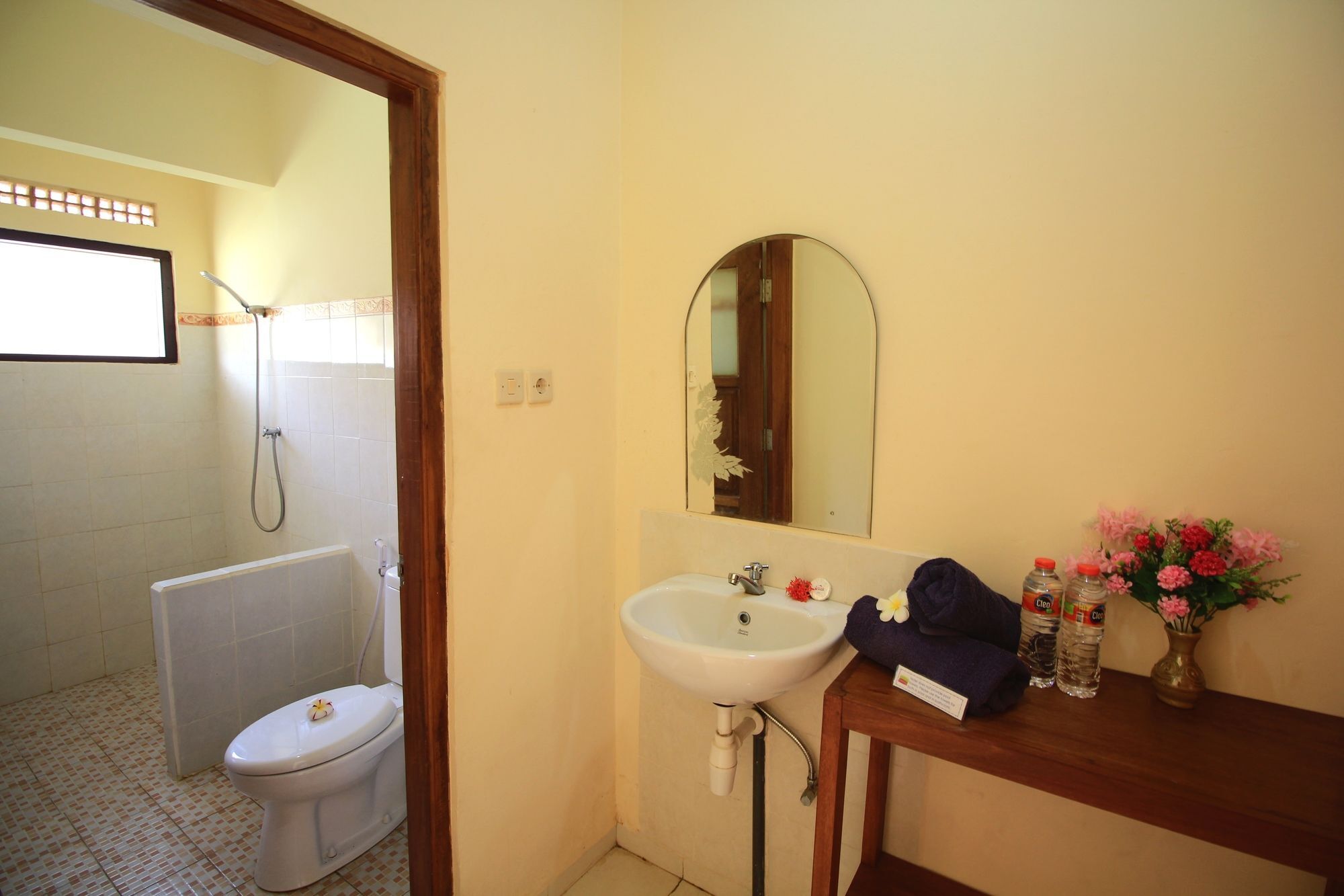 Lovina Beach Hotel Pabean Buleleng Esterno foto