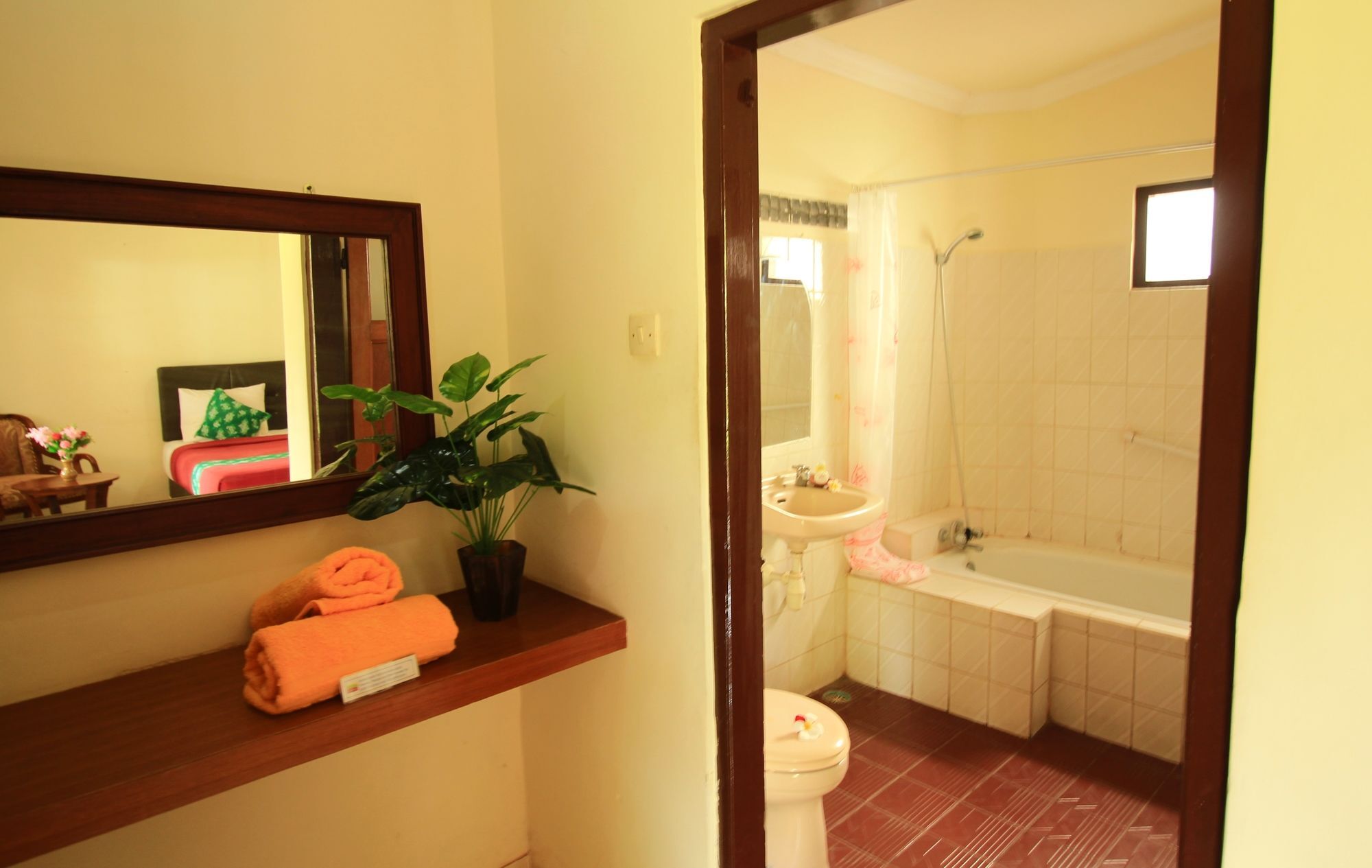 Lovina Beach Hotel Pabean Buleleng Esterno foto