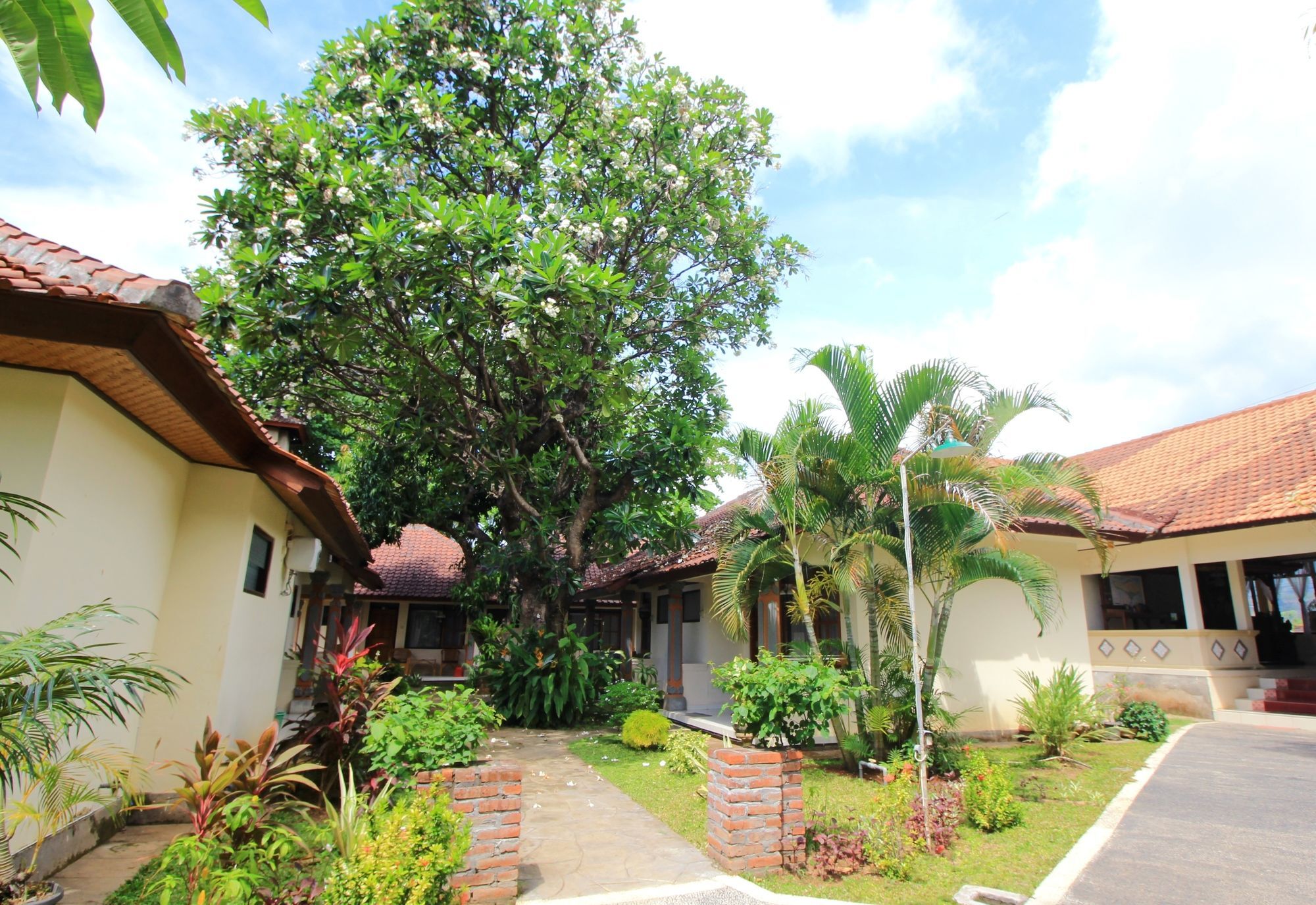 Lovina Beach Hotel Pabean Buleleng Esterno foto